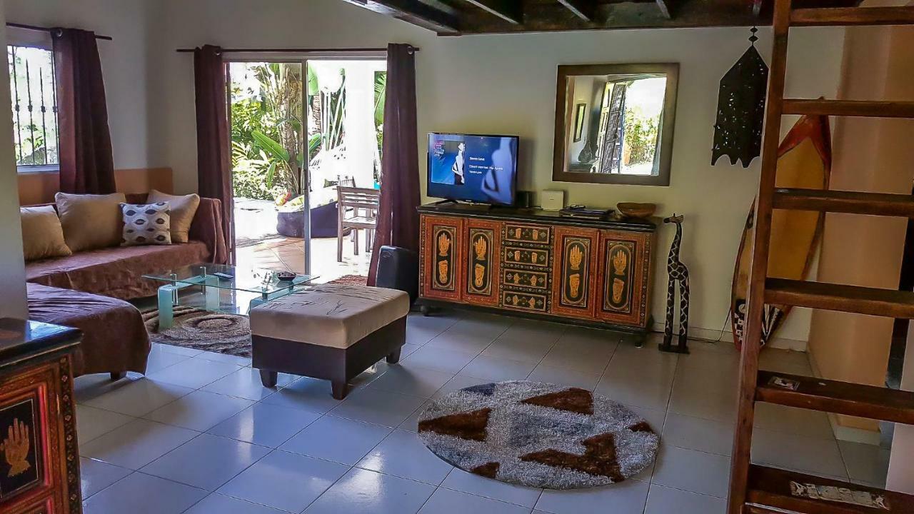 Villa Strelitzia キャバレテ エクステリア 写真